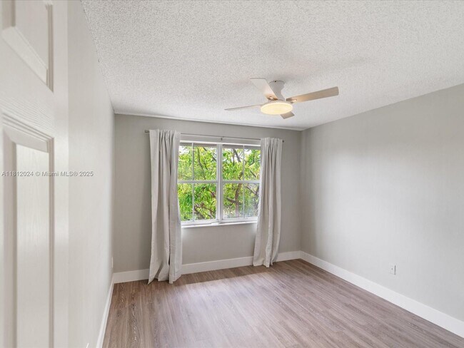 Building Photo - 155 NW 96th Terrace