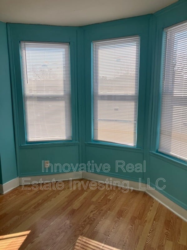 Building Photo - 6115 Lansdowne Ave