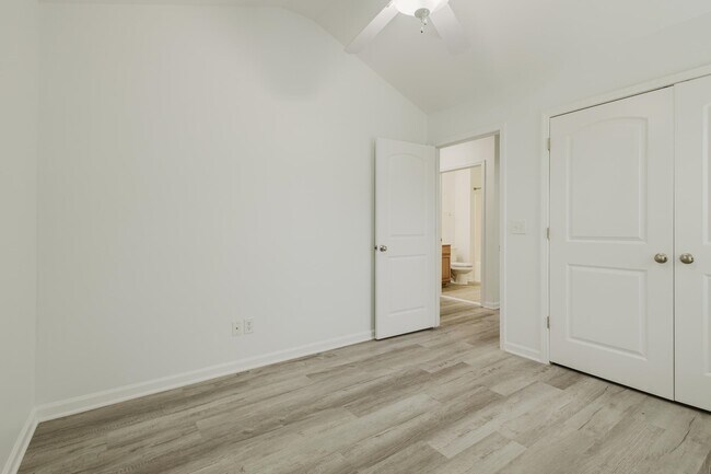 Building Photo - 1698 Low Country Pl