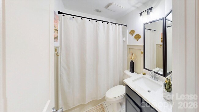 Building Photo - 1009 Park West Dr