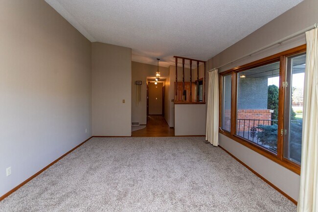 Building Photo - Ranch Style Home Located inside Kissing Camels!