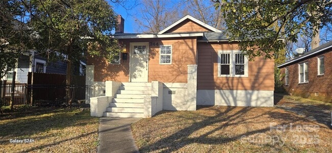 Primary Photo - 244 W Kingston Ave