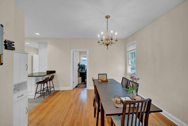 Building Photo - 823 Hamlin St