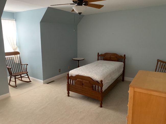 Building Photo - 147 E 3rd St