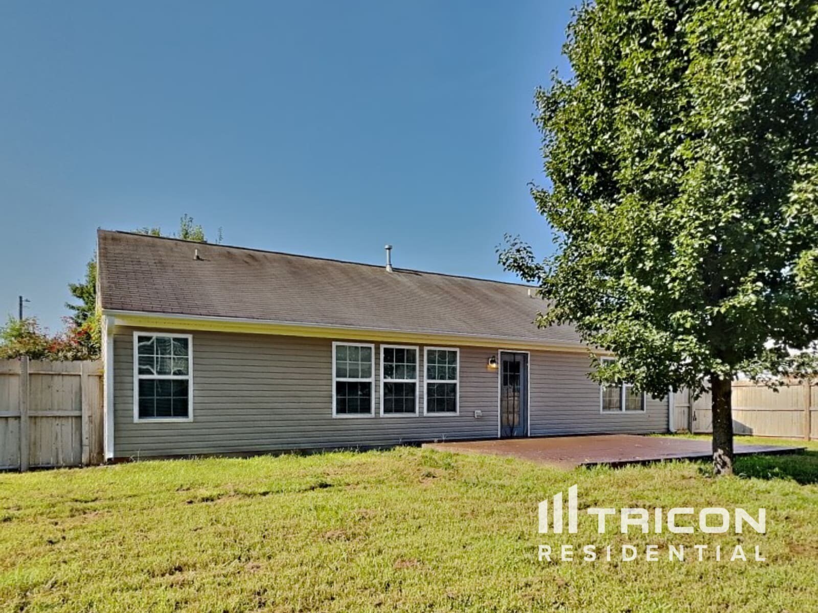 Building Photo - 7311 Village Acre Dr