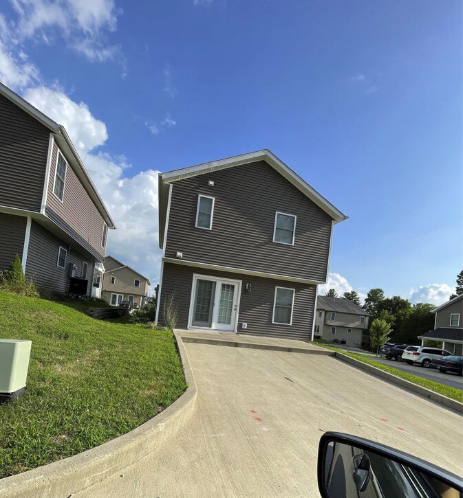 Building Photo - 1768 W Countryside Ln