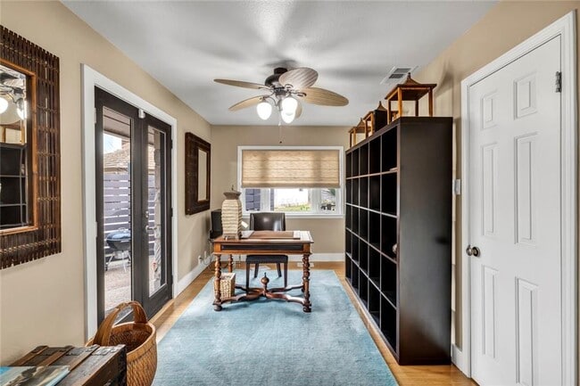 Building Photo - 6702 Elfland Dr