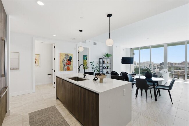 Building Photo - 777 3rd Ave N