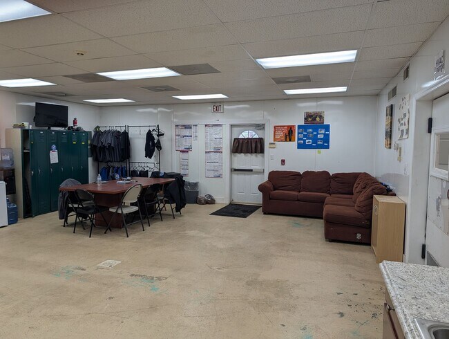 Building Photo - 1500 Wilson Ave