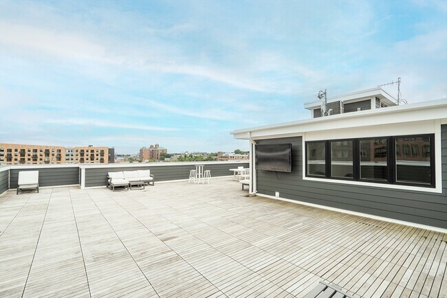 Building Photo - 50 Hichborn St
