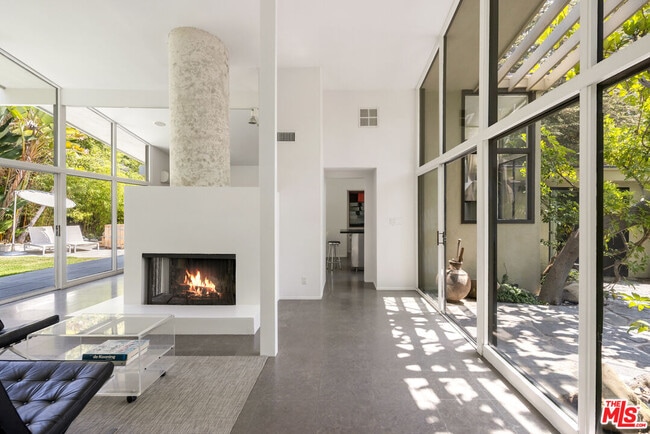 Building Photo - 30611 Las Estrellas Dr