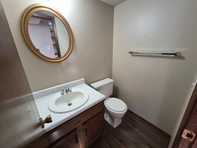 Building Photo - 1761-1763 E Lacona Avenue