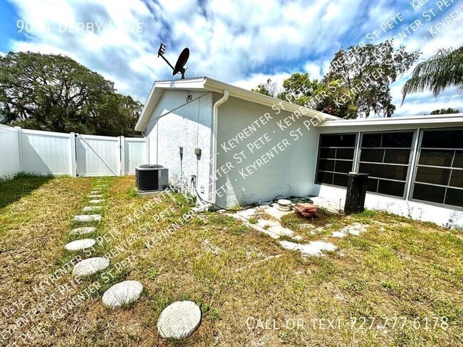 Building Photo - 2BR/1BA Pet Friendly Home in Port Richey