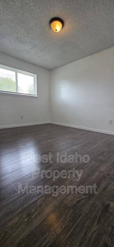 Building Photo - 705 White Cloud Dr