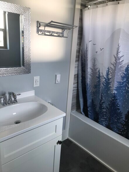 Ensuite - 260 Halferty St