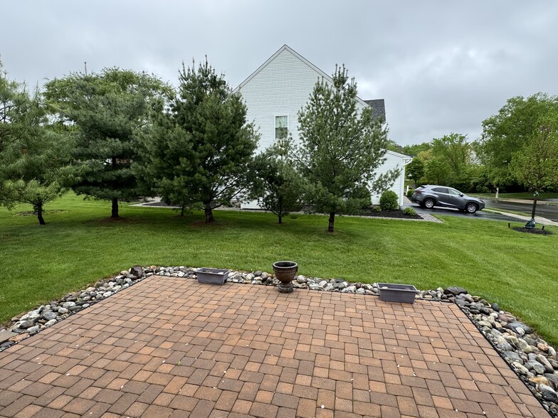 Paver Patio - 201 Riverwoods Dr
