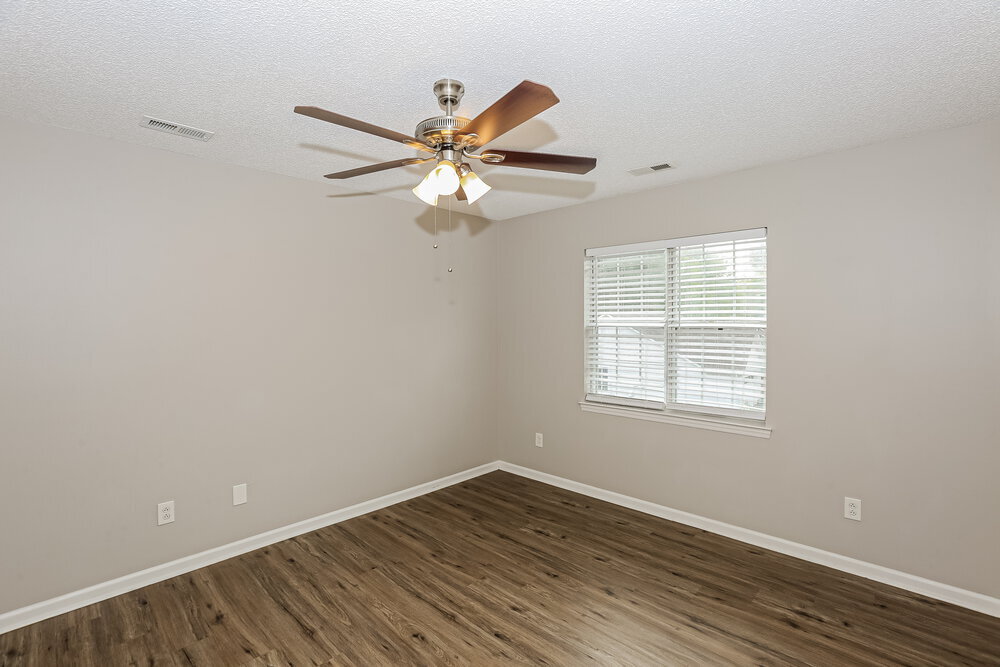 Building Photo - 4817 Farmview Dr