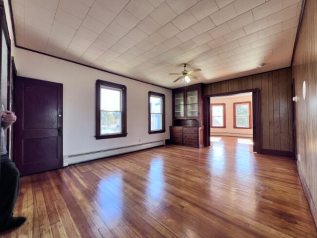 Building Photo - 32 Alpine Ave