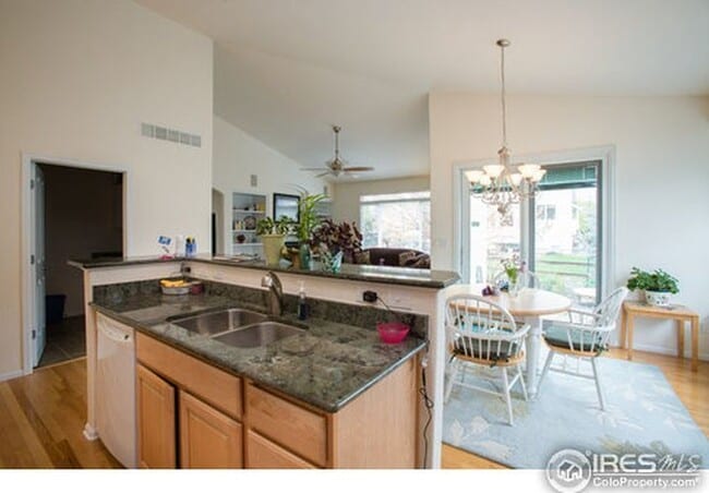 Building Photo - Spacious 4 Bed + Study, 4 Bath Ranch in Broomfield | Available July 6