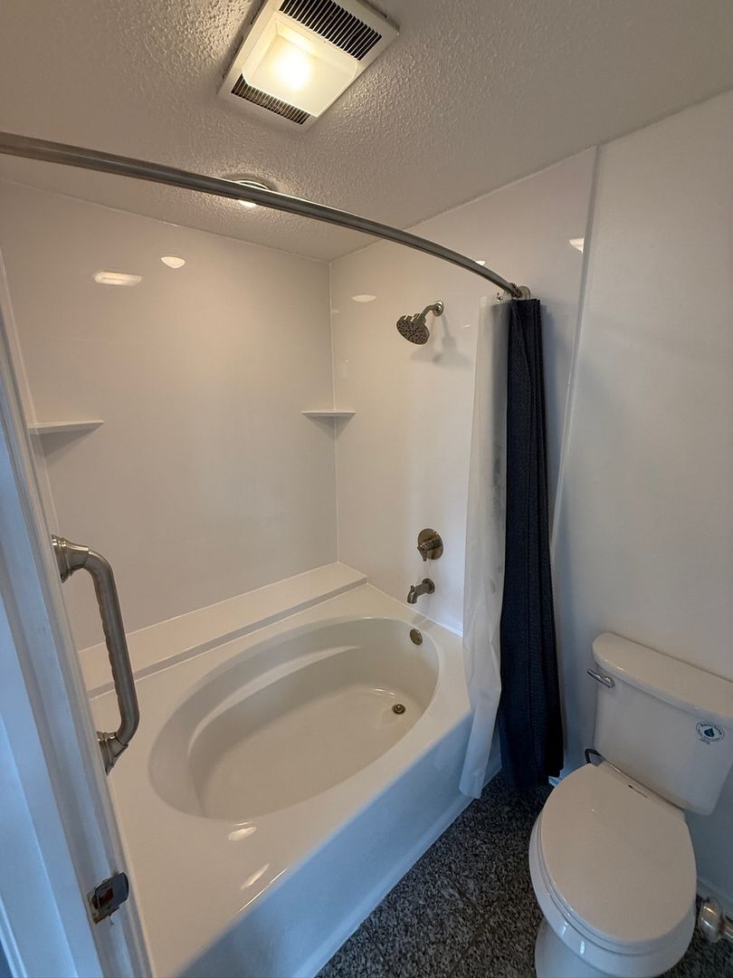 Building Photo - 186 Avant Garde Cir