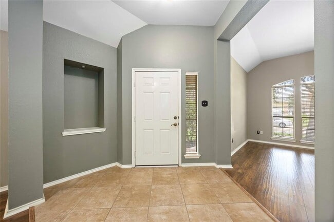 Building Photo - 2019 Shore Breeze Dr