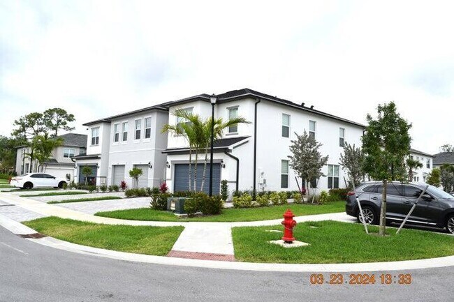 Building Photo - 6073 Carre Wy