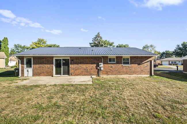 Building Photo - 2520 Glenmore Ct