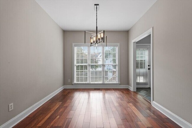 Building Photo - Spacious 4 Bedroom Raleigh Home - Fenced i...