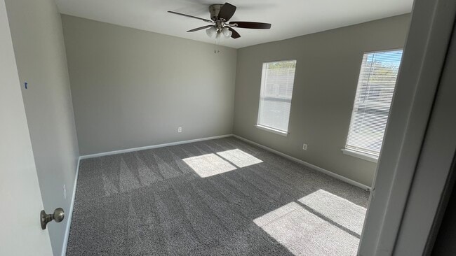 Building Photo - 521 Ferguson St