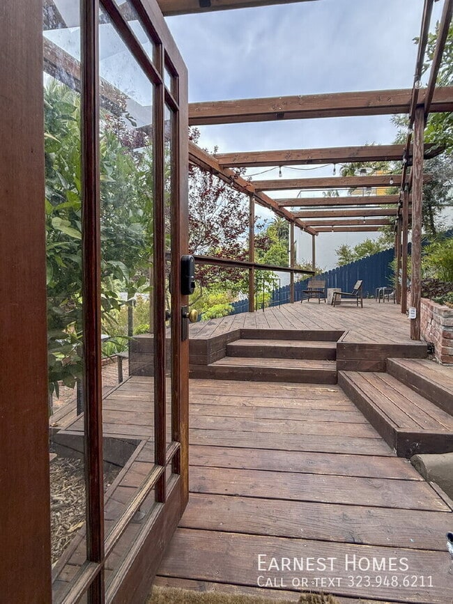 Building Photo - 1401 Dartmouth Dr
