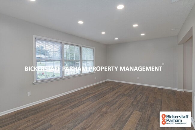 Building Photo - 2395 Agnes Dr