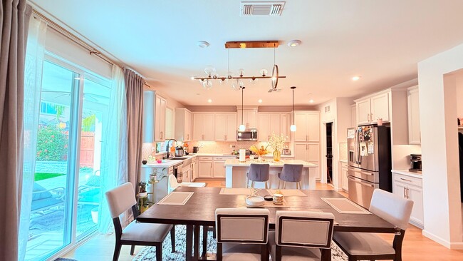 Building Photo - 1580 Blue Moon Ln