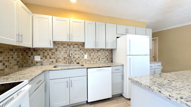 Building Photo - 170 Kingston Ave