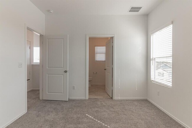 Building Photo - 101 Rioja