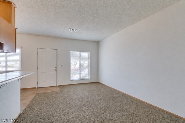 Building Photo - 525 Fir St