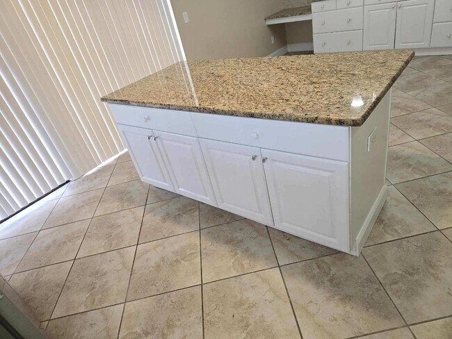 Building Photo - 1448 SE 10th Terrace