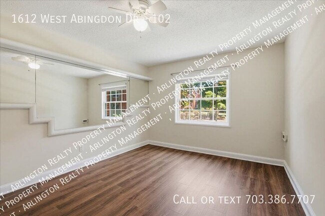 Building Photo - 1612 W Abingdon Dr