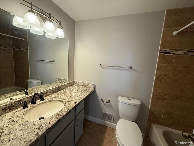 Building Photo - 21141 E Glen Haven Cir