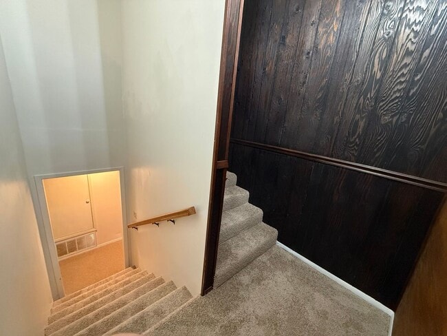 Building Photo - Milton / Pace - 3 bedroom, 2 bathroom