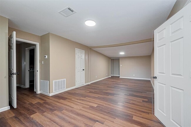Building Photo - 1311 Pershing St