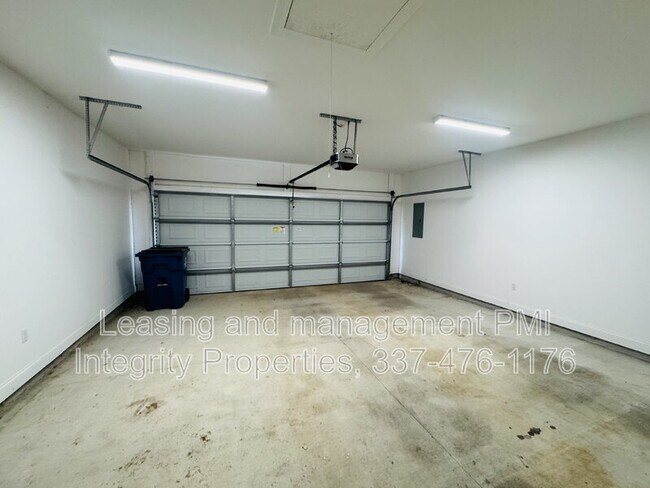 Building Photo - 113 Oak Village Dr