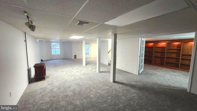 Building Photo - 202 Lakeside Loop