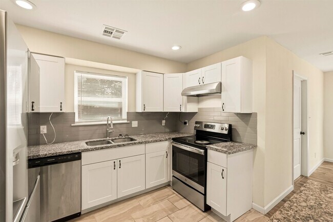 Building Photo - 718 Oder Ln