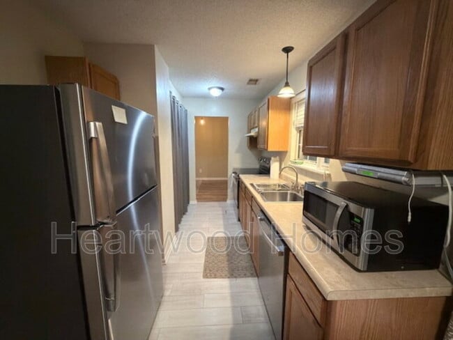 Building Photo - 264 Orchard Hill Dr