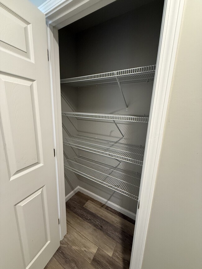 Building Photo - 234 Longwood Ln.