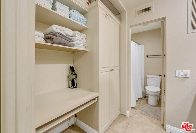 Building Photo - 78225 Cabrillo Ln