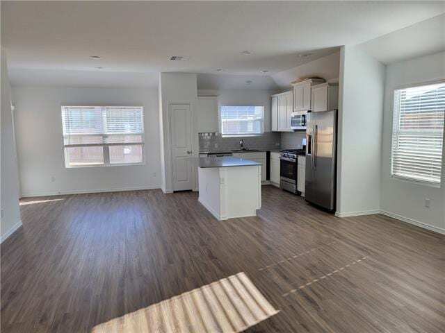 Building Photo - 5576 Bellissima Way