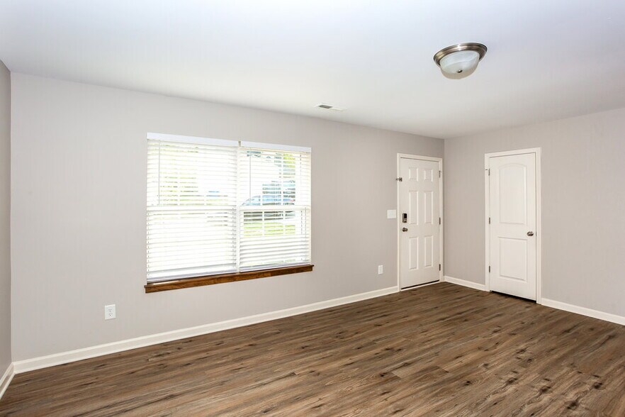 Building Photo - 338 Olde North Church Dr