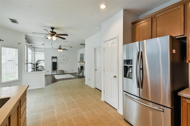 Building Photo - 2 Willow Point Pl