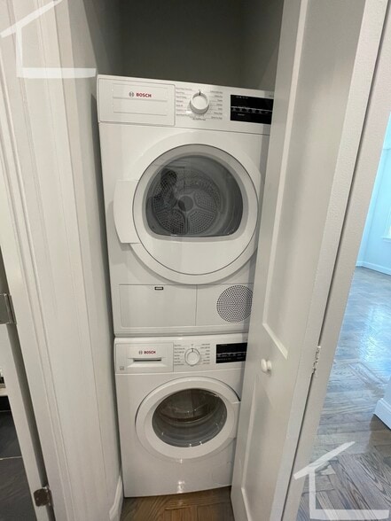 Building Photo - 20 Queensberry St